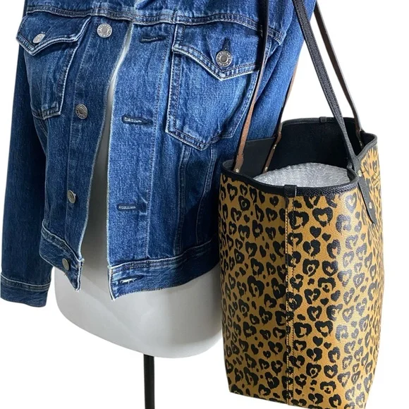 Coach Wild Heart Reversible City Tote Leopard Ocelot - Picture 4 of 13